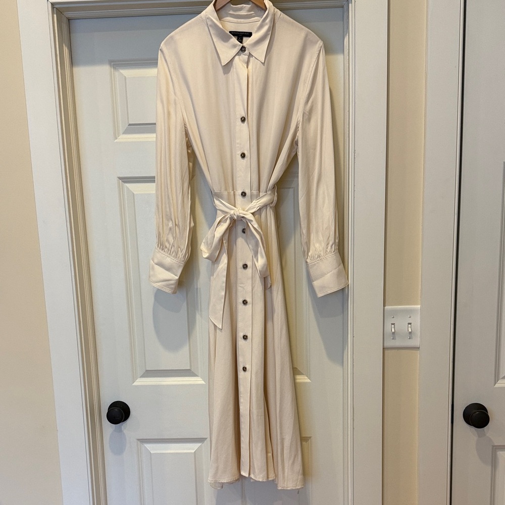 Banana Republic Cream Long Sleeve Dress